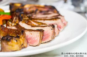 高雄左營︱比爾比夫炭烤乾式熟成牛排館　去蕪存菁封鎖原味、龍眼原木慢火燻烤的極致奢華牛排饗宴！