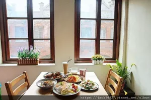 {新竹美食}湖口老街美食：「卡拉義式餐館」百年老屋與義式料理蹦出新火花，必點超澎湃的義大利麵以及水果舒芙蕾