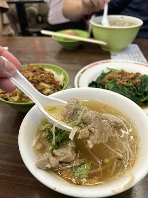 臺(tái)北市中正區(qū)美食，東門(mén)赤肉羹，40年老字號(hào)的傳統(tǒng)好滋味