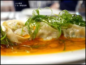 【臺北美食】東區 小小樹食 @ 蔬食網紅店，不只打卡美麗，餐點也美味，近捷運忠孝復興站