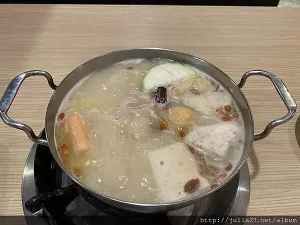 【臺中 火鍋】肉多多火鍋(中科店)，肉肉也有100種點法，肉霸滿足