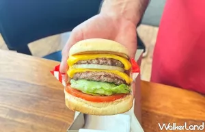 美國必吃漢堡In-N-Out Burger一日限定，現場發送500個手環、備料600份漢堡，第一位早上五點就來排隊了。