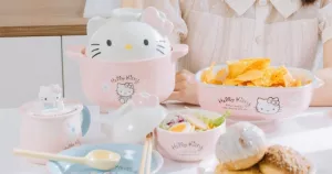 粉嫩系Kitty下午茶！7-ELEVEN新集點「Hello Kitty粉紅派對」21款新品搶先看，超粉嫩「Kitty浮雕碗盤、立體泡麵碗」少女要收藏。