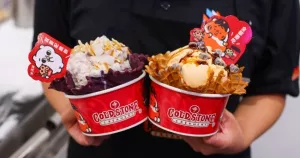 大甲芋頭冰買一送一！COLD STONE芋頭牛奶冰淇淋5天買一送一，超萌「小勞撫、爽爽貓」聯名貼紙免費送。