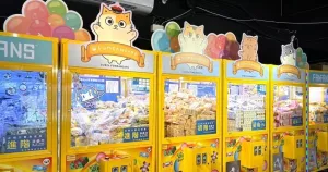 黃阿瑪夾娃娃機店！超萌「黃阿瑪親子樂園」全臺12間夾娃娃店清單，機臺限定「阿瑪空調毯、阿瑪蒸氣眼罩」通通開夾。