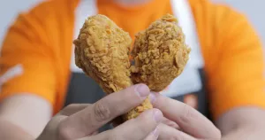 Popeyes炸雞開到臺北！堪稱美國最強炸雞「Popeyes」預計年底狂開5間，必點「爽脆炸雞、布里歐雞腿堡」炸雞控等不及想吃。