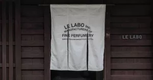 LE LABO插旗京都四條！首間附設咖啡廳的香水專賣店「LE LABO京都町家」，在靜謐和風環境享受香氣環繞。