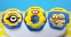 Mister Donut「小小兵甜甜圈」這天開賣！加碼「聯(lián)名周邊、獨(dú)家紙袋」不能錯(cuò)過，只有日本才買得到。