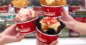 17元吃COLD STONE！鹹甜冰淇淋「海鹽焦糖恰恰」新品開吃，COLD STONE優惠攻略買一送一含脆餅。