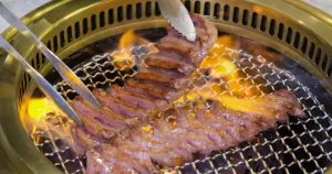 老井燒肉臺(tái)北店搶先看！臺(tái)北燒肉控久等「老井燒肉信義店」開到凌晨、3大臺(tái)北限定必吃推薦。