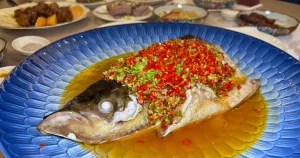 點水樓夏季美食攻略！點水樓必吃「涼拌銀耳、剁椒魚頭」探索經典江浙與創新佳餚，感受料理藝術與新鮮食材的完美結合。