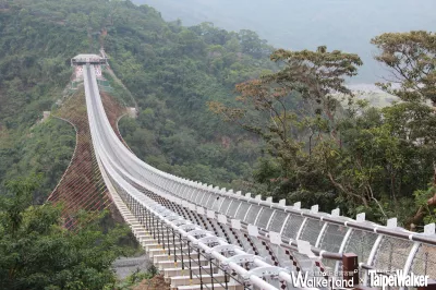 山川琉璃吊橋