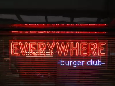 EVERYWHERE  BUGER  CLUB 漢堡俱樂部