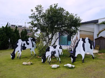 白圍牆地中海景觀咖啡餐廳