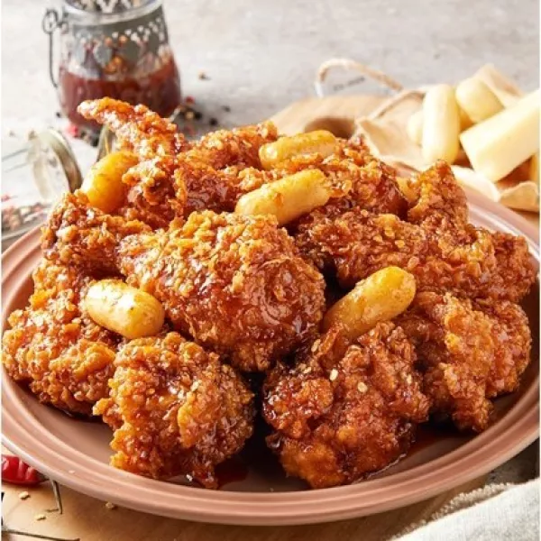 炸雞控手刀嚐鮮！超夯韓式炸雞「NENE CHICKEN」強勢插旗臺中，再加碼全新口味「辣炒年糕風味炸雞」讓人一秒到韓國。