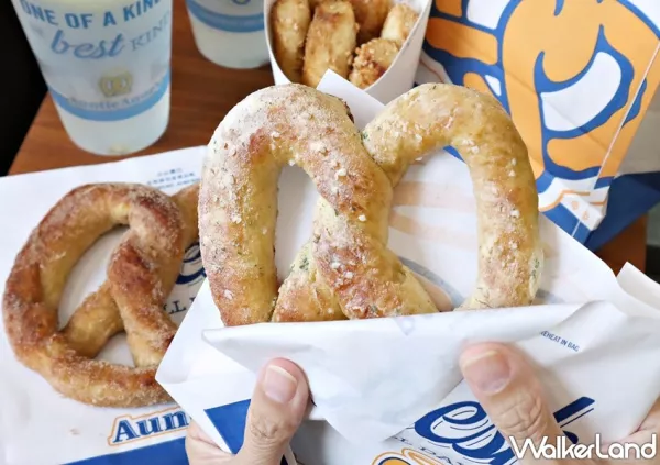 美國蝴蝶餅臺灣一號店！Auntie Anne’s蝴蝶餅「開幕限定套餐」搶先曝光，1元安緹棒、肉桂蝴蝶餅、經典冰檸檬飲11/11正式開吃。