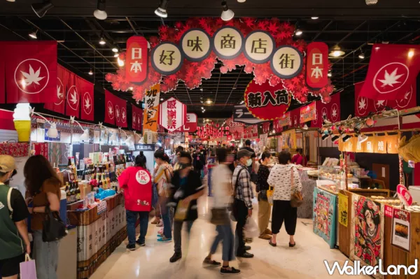 置身日本商店街！高雄夢時代打造「日本好味商店街」超過30家日本在地好味道，串物專家串仟、樂橫丁鯛魚燒，初登場、搶攻高雄人必吃清單。