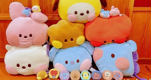 BT21集點我要搶！藏壽司「BT21 Baby」集點小物搶先看，打卡再抽「BT21角色紓壓球、大抱枕」免集點攻略要先看。