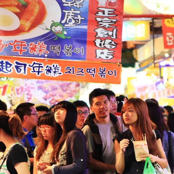 【夜市辦桌不稀奇】逢甲小吃宴 夜市美食一次吃飽又喝足