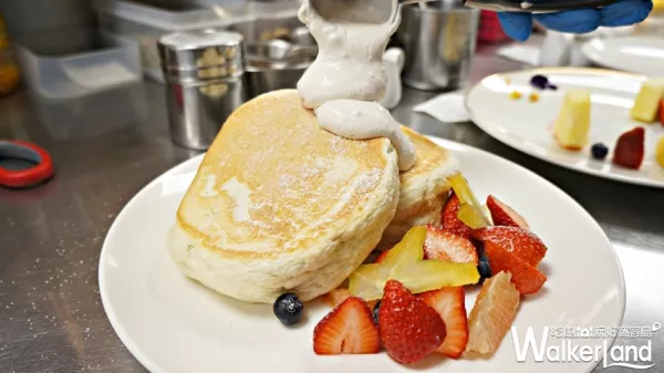 鬆餅控不能不知道！Café del SOL推出冬季限定「草莓鬆餅」，滿滿的草莓讓你尖叫搶吃。