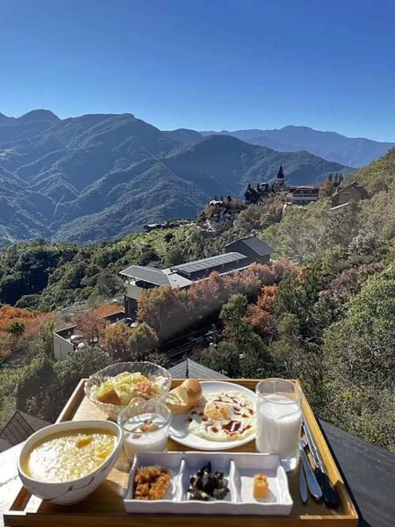 【清境住宿】清境來福居民宿 彷彿置身阿爾卑斯山中 美味無菜單料理 待上一整天也可以