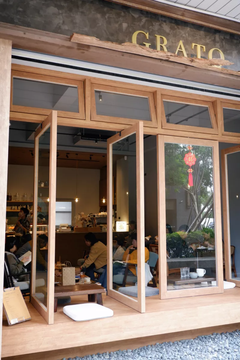 新北市林口區GRATO COFFEE _ 新北市林口社區咖啡館，臥榻式特色座位窗景好吸睛！