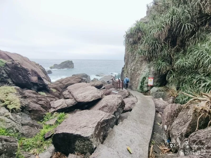 宜蘭縣頭城鎮(zhèn)宜蘭頭城|北關(guān)海潮公園-蘭陽八景之一線天秘境.賞龜山島超美免費私房景點天然礁巖海岸步道