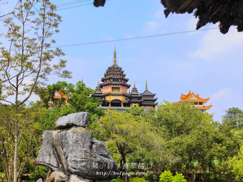 臺南市楠西區(qū)臺南。楠西》萬佛寺。類吳哥窟建築及獨(dú)特的鐘乳石洞