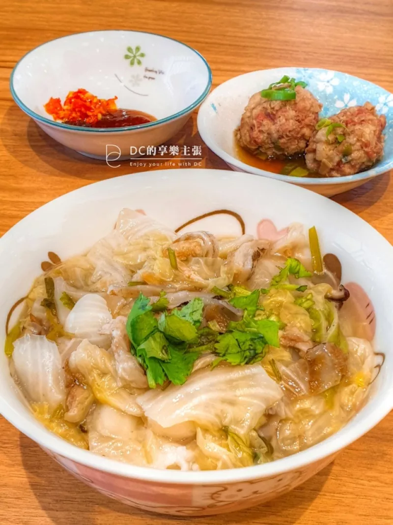 臺中美食 白菜滷什 呈現傳統敲竹槓的滋味？白菜滷 蘿蔔糕 經典臺式家常口味小吃