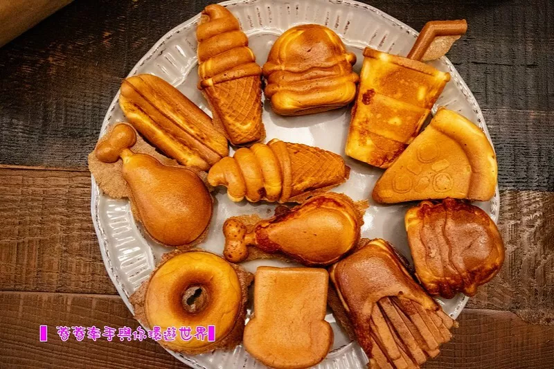 【桃園中壢美食】NIHO MADE你好雞蛋糕～甜甜圈、雞腿、熱狗、薯?xiàng)l、漢堡、冰淇淋、披薩造型脆皮雞蛋糕，萌翻天～