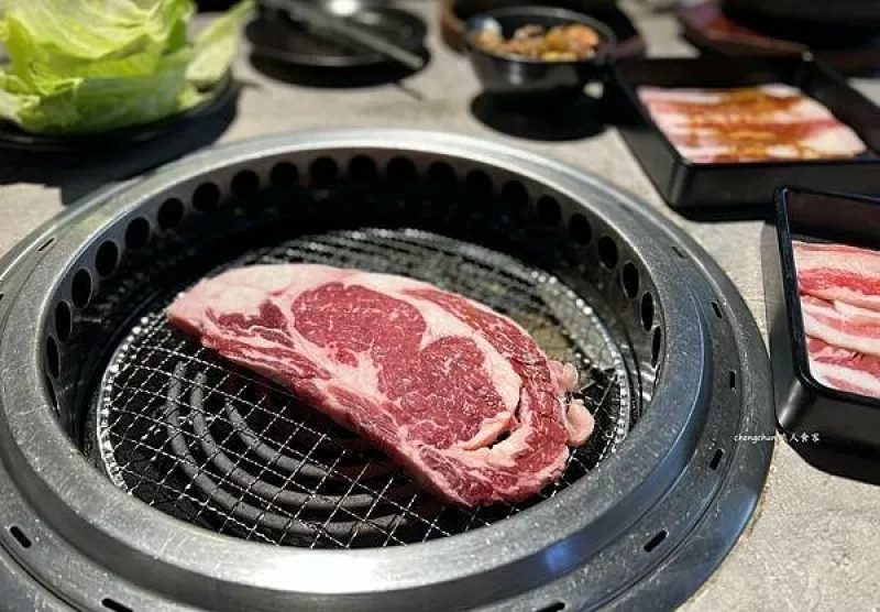 臺北市萬華區美食燒肉吃到飽，肉次方燒肉放題西門峨眉店，大啖現切肋眼牛排+極上霜降和牛+牛舌