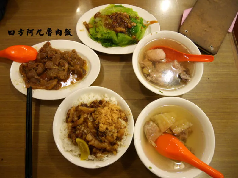 臺北萬華．艋舺夜市 ║ 四方阿九魯肉飯 (萬華店) ║ 訪臺遊客都愛的道地臺灣小吃