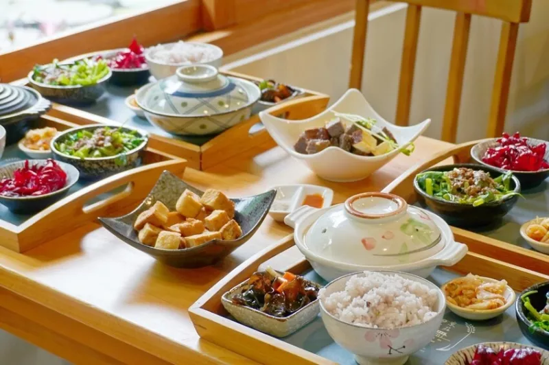 【田寮農莊】臺中南屯美食餐廳推薦,寵物友善,景觀餐廳,落羽松秘境(附菜單)