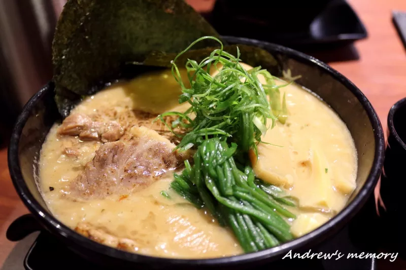 【臺北．大安】東京高田馬場鷹流拉麵 - 濃到凝脂的天然美味，臺灣最濃郁美肌拉麵東區(qū)登場！