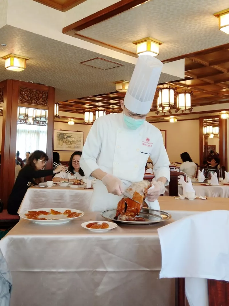 【臺北大安】【福華飯店江南春】鴨皮肥美, 鴨粥鮮甜, 鴨湯濃醇, 把烤鴨發(fā)揮到極致美味