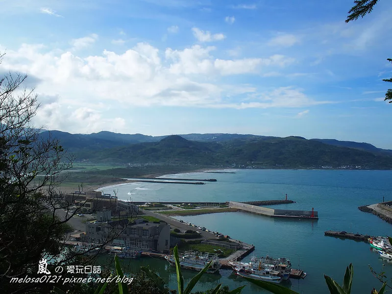 新北金山│尋訪神秘海岸金山八景 獅頭山公園眺望燭臺(tái)雙嶼野柳岬 磺港水尾漁港