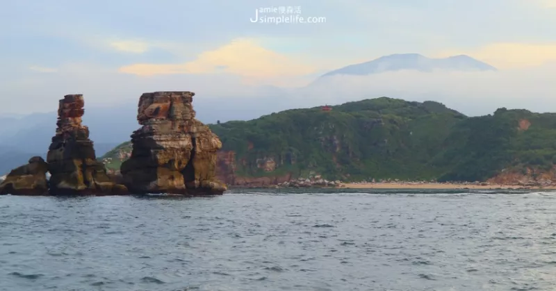 北海岸景點(diǎn)｜乘船，自漁村漫遊看往金山萬(wàn)里特殊的奇景地貌 - JAMIE慢森活