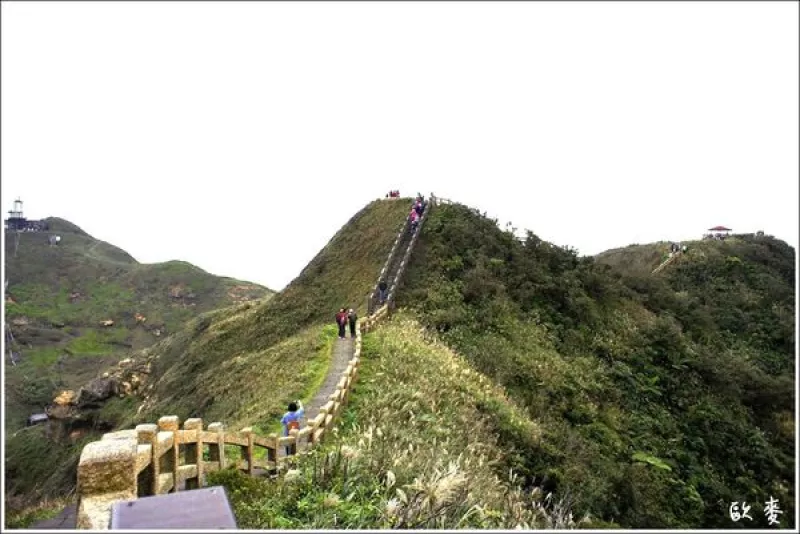 瑞芳︱東北角海岸風(fēng)景區(qū)最燦爛的明珠之鼻頭角步道與劉家臭豆腐