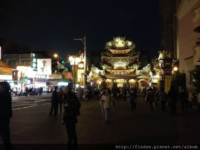 饒河街夜市百年老店美食~百年和十年的歲月　蚵仔麵線和印度拉茶