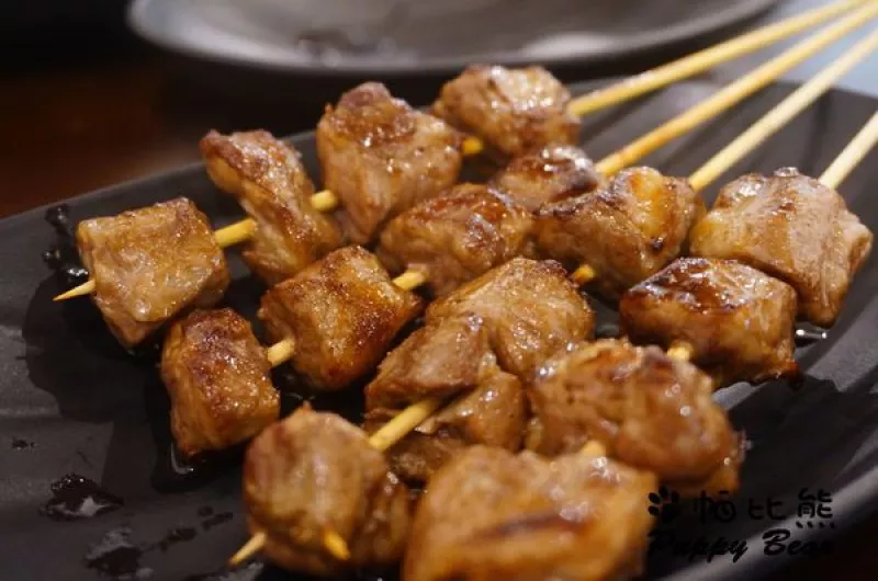 【食記】老疆胡烤肉舖 - 伊通街隱藏美食，定食 串燒 啤酒