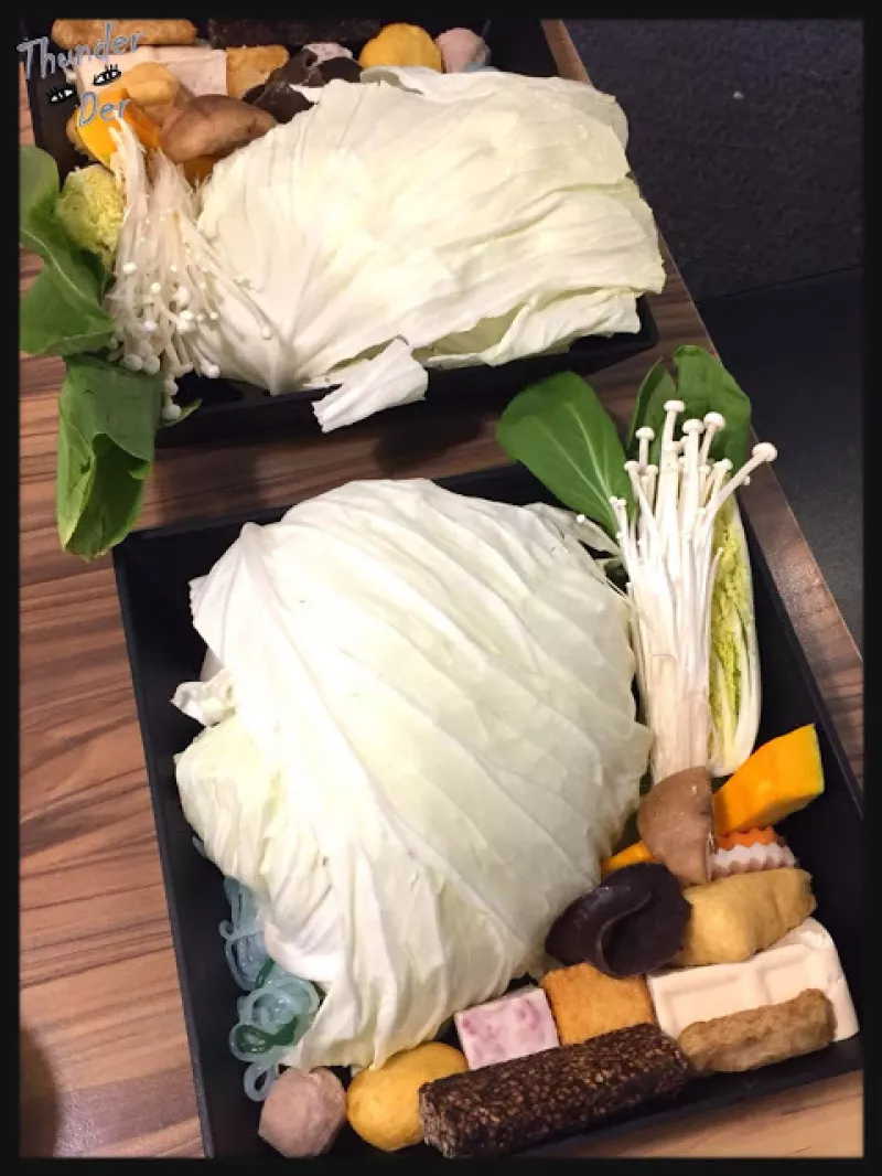 [永和][餐點多多]沸騰 Boiling Shabu Shabu 《天冷來個鍋系列》來挑戰比臉還大的肉盤吧 
