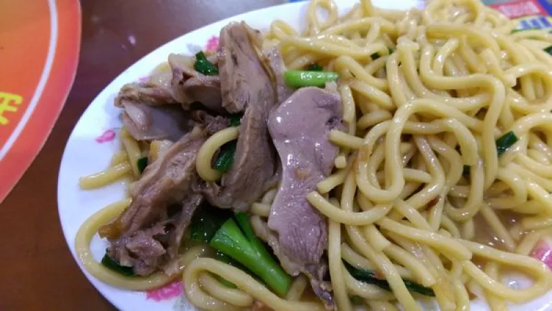 瑞芳鴨肉麵：人潮滾滾的名店(新竹新豐)