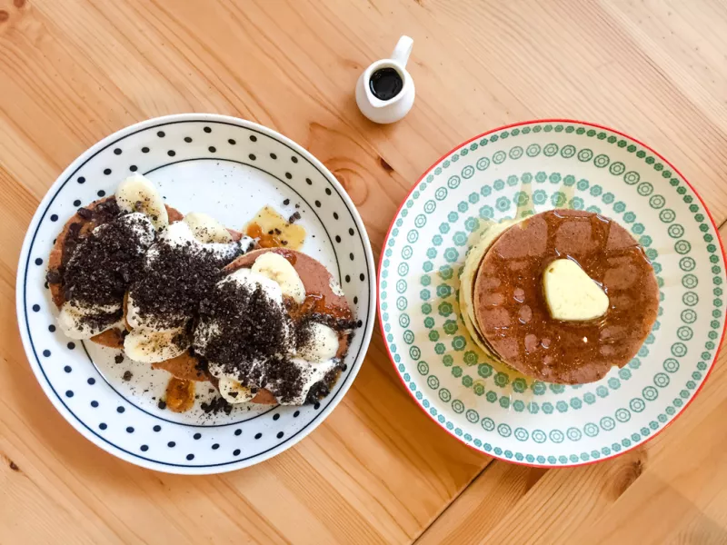 [花蓮美食] 胡士托Woodstock pancake。綿密厚鬆餅，小心機乳酪讓鬆餅甜甜鹹鹹，一吃就停不下來 // 花蓮火車站.花蓮秀泰影城