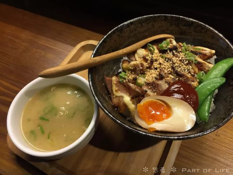 【食。日式】臺中-有囍豚骨拉麵(科博屋臺店)-終於吃到飯~順便介紹新口味