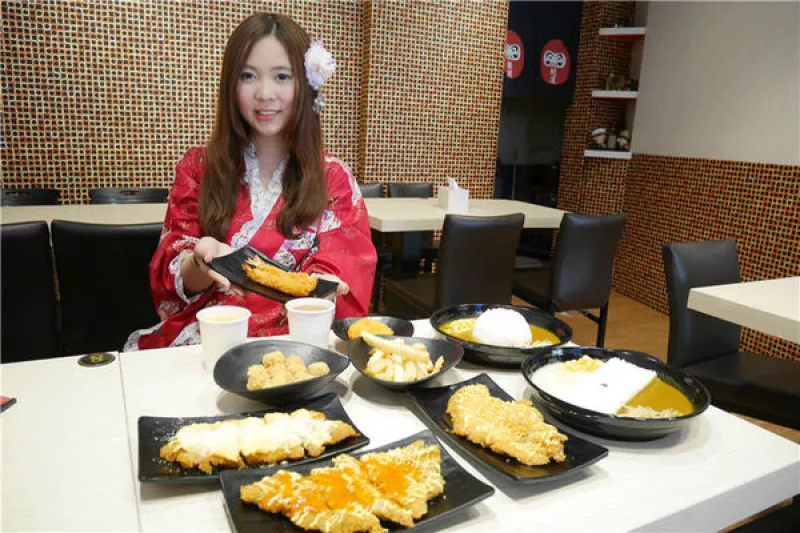 [三重美食.咖哩飯推薦]雙醬咖哩三重店～用酥炸香排與雙醬美味享受，cp值高到破表－推薦咖哩控朝聖！