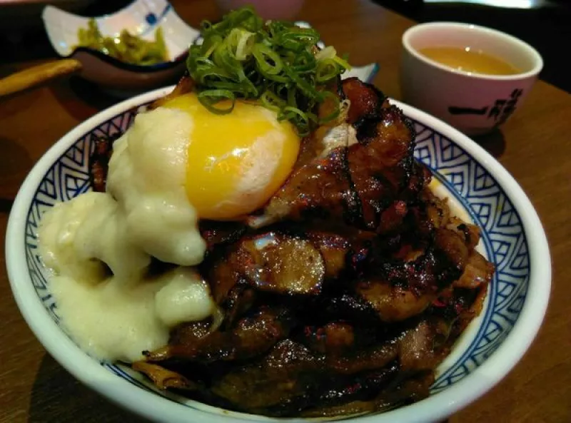 一膳鰻-臺中-獨家首創(chuàng)火山丼飯 我可以改名叫:火山熔巖丼飯..哈哈