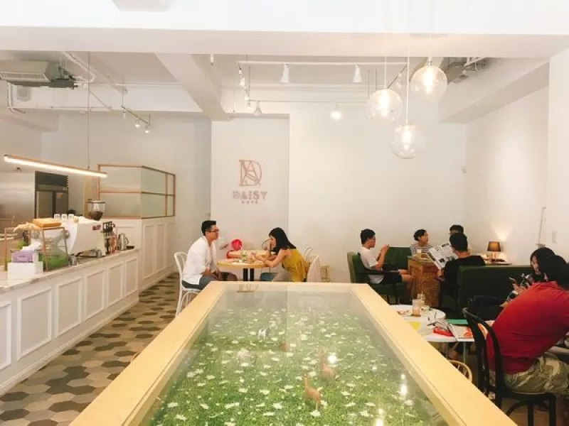 【 桃園美食 】ＩＧ打卡景點 Daisy Cafe：桃園八德住宅區高人氣法式甜點咖啡廳～