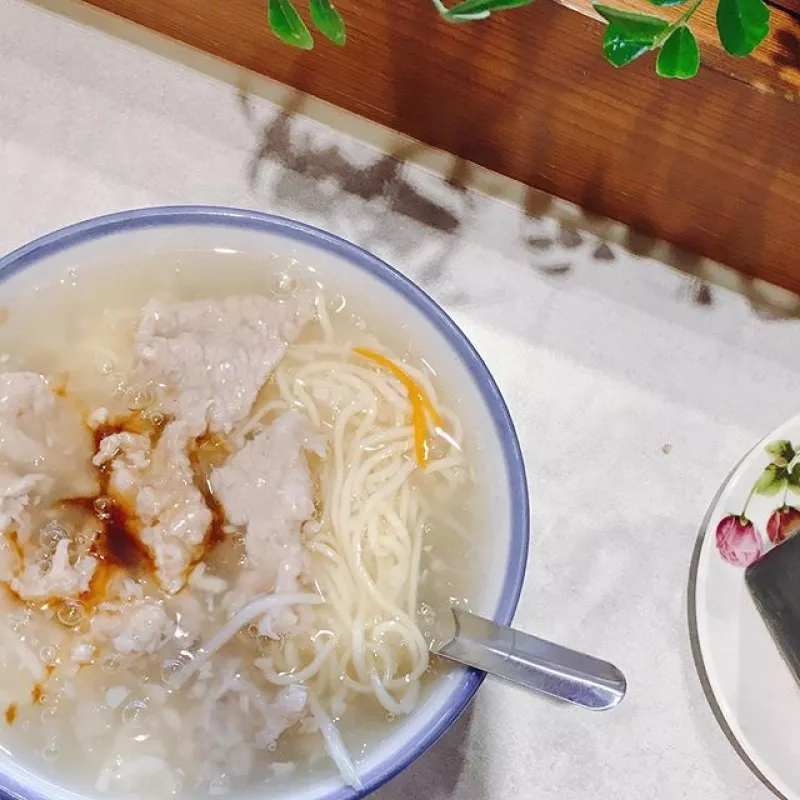 宜蘭市美食｜你爸不給你 阿娘給的蒜味肉羹 ！