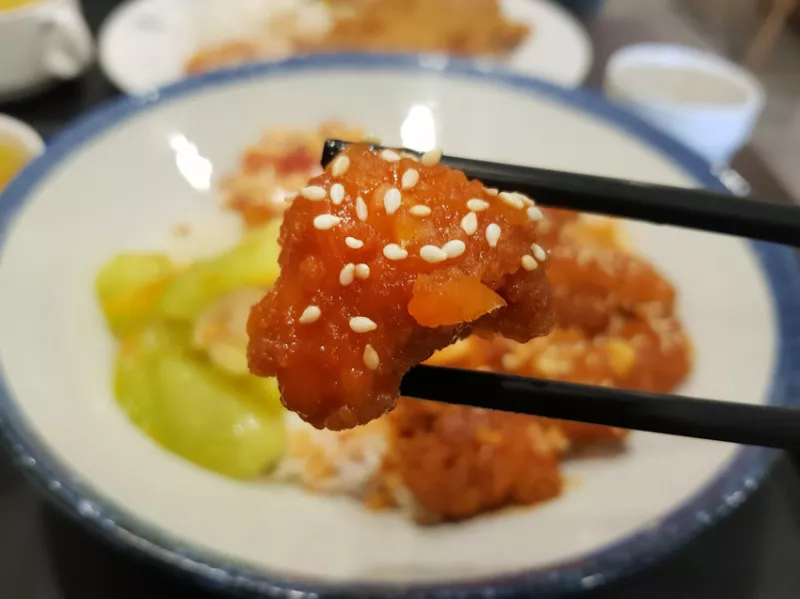 【臺南餐廳】小時光簡餐火鍋店 (二訪) ｜永康區(qū)中華路美食 ｜ 超大豬排再次掘起