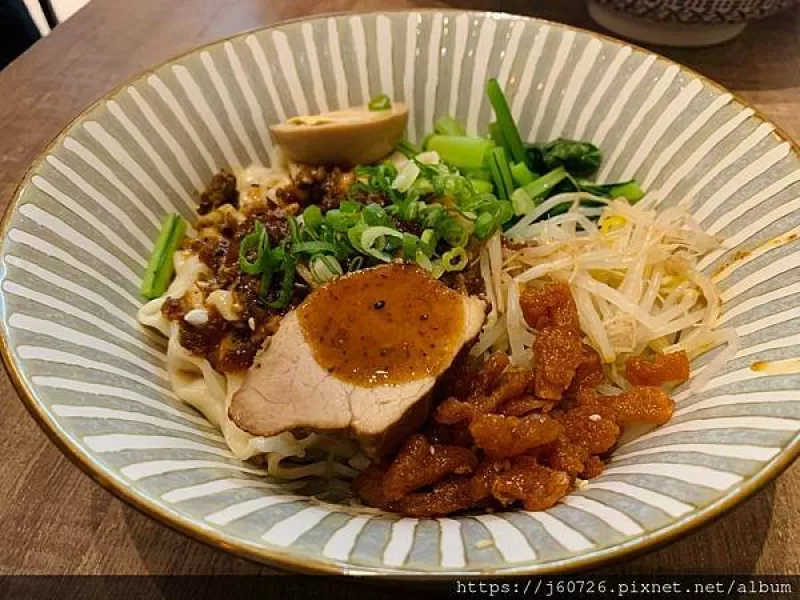 【臺北/美食】捷運臺北車站美食-老臺客食麵★特製椒麻拌麵，喜歡麻勝過辣的朋友千萬別錯過了(附菜單)